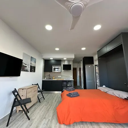 Verdiales Comfort, Center Studio, Beach, And Center Close By Namaste Elite Apartmán